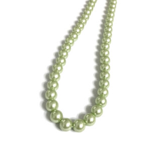 Pearly round yellowish light green glass beads by strand - diametre 8 mm - length 42 cm