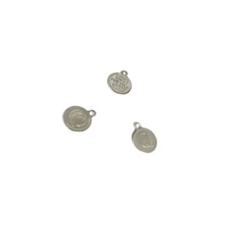 Silvery metal flat round letter Q pendant - diametre 10 mm - 4 pieces
