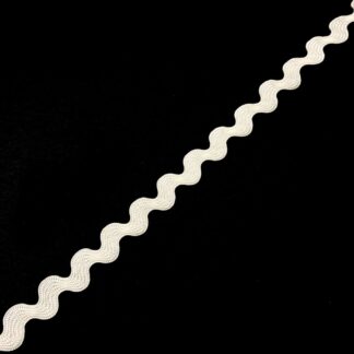 Cream zigzag trim ribbon - width 5 mm - length approximately 24 metres