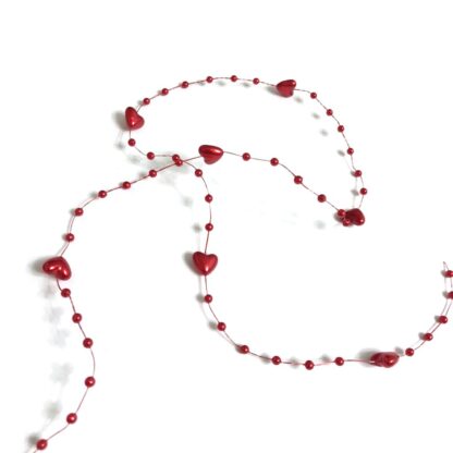 Shiny red plastic hearts and beads string - size 10 mm