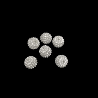 Pearly round cream white with studs beads - diametre 9 mm - 6 pieces