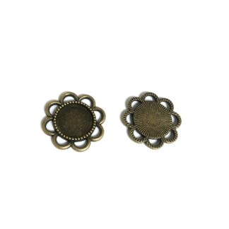 Brass metal sunflower bezel pendant with glass dome cabochon - size 22 mm