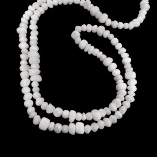 White stone beads by strand - diametre 7 mm - length 90 cm