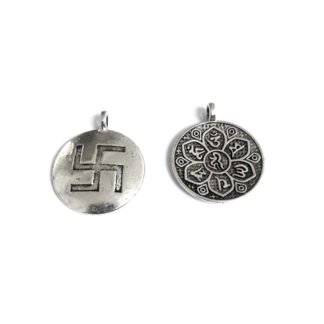 Silvery metal swastika round pendant - diametre 30 mm