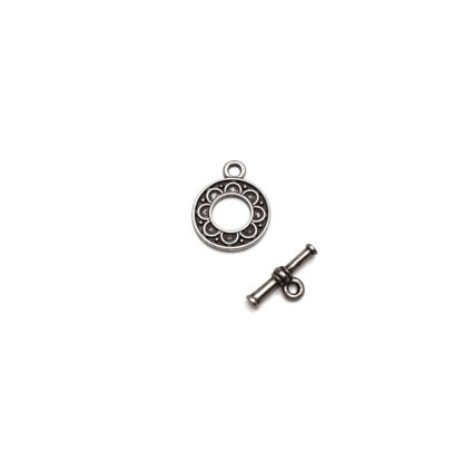 Silvery metal round flower toggle clasp - size 16 mm