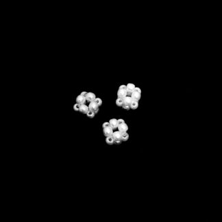 Pearly white beads cluster balls - size 7 mm - 3 pieces