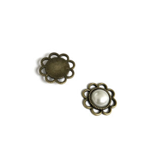 Flat brass metal round sunflower bezel with pearly white dome cabochon - size 21 mm