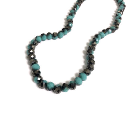 Faceted round dark grey and turquoise green beads by strand - diametre 8 mm - length 44 cm