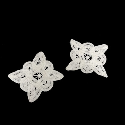 Cream white lace flower with leaves - size 50 mm - 2 pieces
