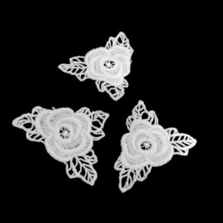 Cream white lace flower with leaves - size 55 mm - 3 pieces