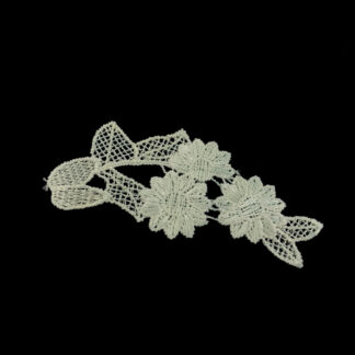 Light green lace flowers with leaves - size 43 x 100 mm