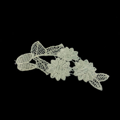 Light green lace flowers with leaves - size 43 x 100 mm