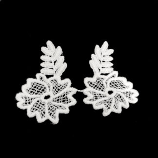 White lace flower with leaves - size 50 x 84 mm - 2 pieces