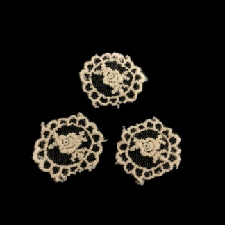 Embroided cream yellow netting rose - size 25 x 30 mm - 3 pieces