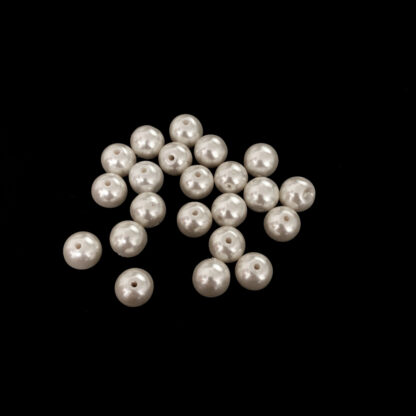 Pearly round cream white beads - diametre 11 mm - approximately 45 pieces