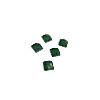 Faceted square flat-back glittery green sew-on rhinestones - size 7 mm - 5 pieces