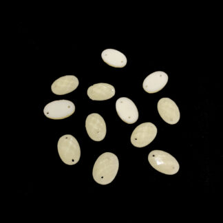 Faceted oval flat-back glittery cream yellow sew-on rhinestones - size 8 x 12 mm - 12 pieces