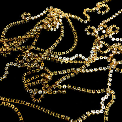 Clear crystal rhinestone in golden metal cup chain by metre - width 2 mm