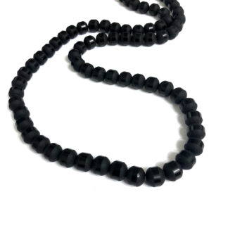 Round black beads with polished ring by strand - diametre 11 mm - length 72 cm