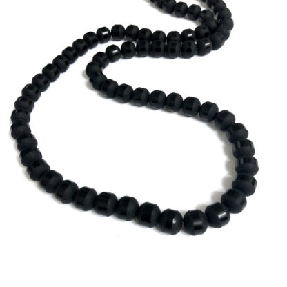Round black beads with polished ring by strand - diametre 11 mm - length 72 cm