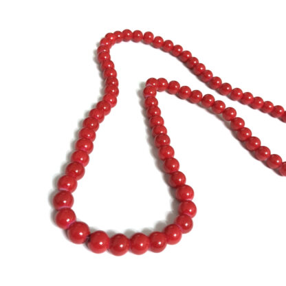 Shiny round red glass beads by strand - diametre 8 mm - length 82 cm