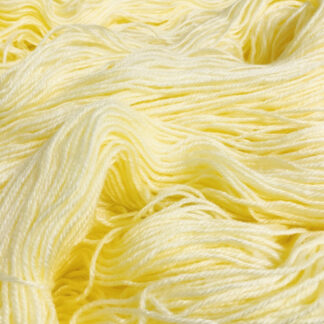 Light yellow rayon knitting yarn by hank - diametre 2 mm - weight 250 g