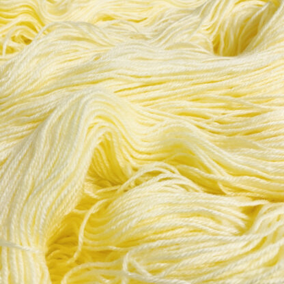 Light yellow rayon knitting yarn by hank - diametre 2 mm - weight 250 g