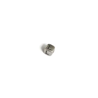 Silvery letter L cube bead - size 7 mm - 3 pieces